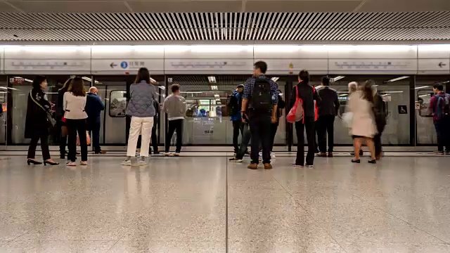 4K时间间隔-香港人在等待地铁