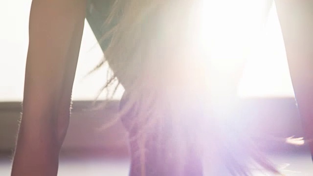 详情图-专注于健身女性的地板运动训练