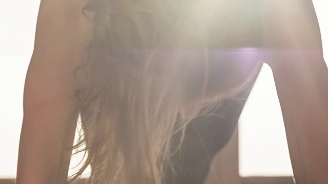 详情图-专注于健身女性的地板运动训练