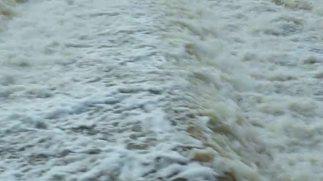 水轴瀑布
