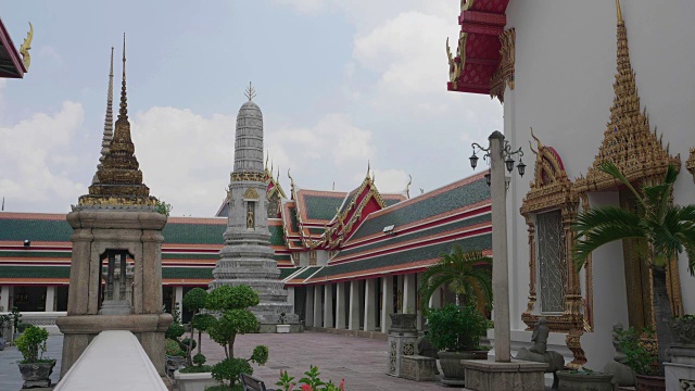 泰国曼谷卧佛寺的石塔