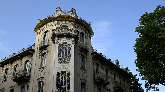 Casa Fenoglio Lafleur是都灵的一座历史建筑
