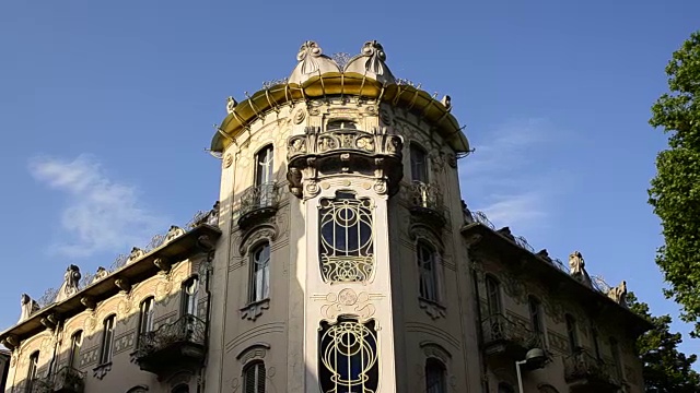 Casa Fenoglio Lafleur是都灵的一座历史建筑