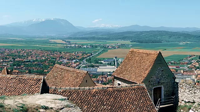 美丽的景色从Rasnov Citadel，罗马尼亚，淘金