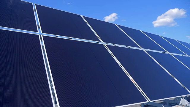 詳情圖-室外的太陽能電池。太陽能電池板的特殊模塊工作，得到陽光。