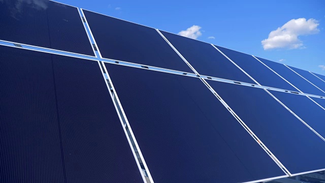 詳情圖-室外的太陽能電池。太陽能電池板的特殊模塊工作，得到陽光。