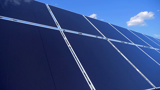 詳情圖-室外的太陽能電池。太陽能電池板的特殊模塊工作，得到陽光。
