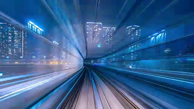 4 k。延时自动列车在日本东京高速行驶