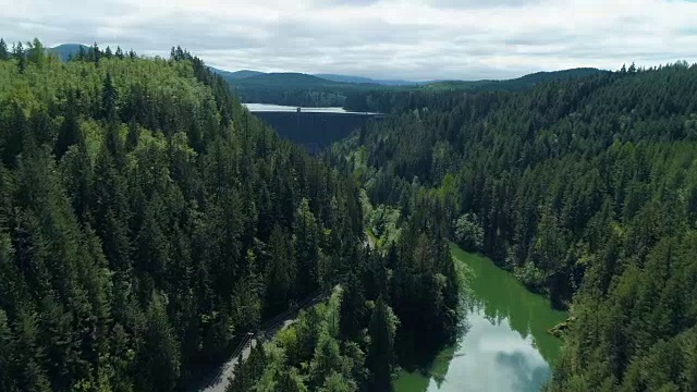 阿尔德湖大坝华盛顿鸟瞰河上