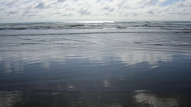 海浪撞击冲浪Cloudscape太平洋Cloudscape俄勒冈海岸景观