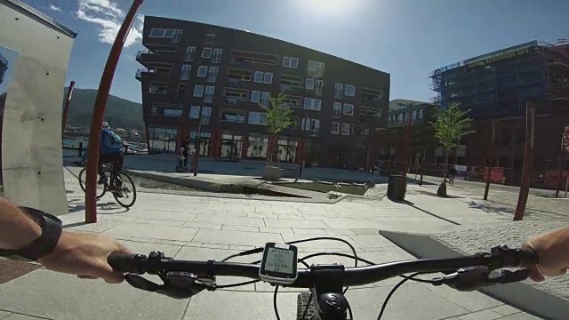 POV自行车骑行:在卑尔根一起骑车