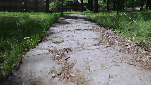 公园里的空长凳
