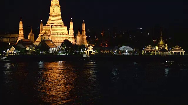 曼谷Ratchawararam ratchawaramahawihan夜景，泰国