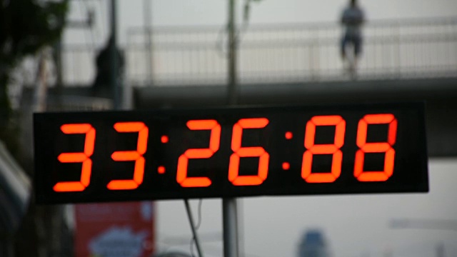 详情图-秒表或数字计时器适用于赛跑者在赛事马拉松赛跑中奔跑