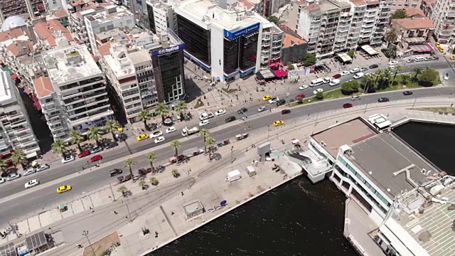 现代城市中心鸟瞰图