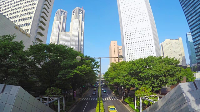 日本东京新宿区的早晨交通状况