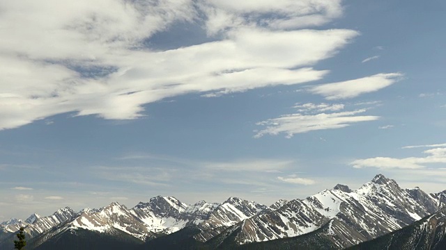 加拿大阿尔伯塔省班夫硫磺山的山景