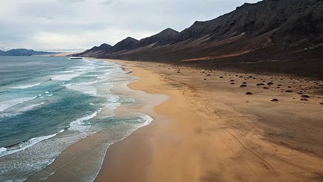 沙漠海滩Playa de Barlovento的鸟瞰图，Jandia半岛上的富埃特文图拉，加那利群岛，西班牙