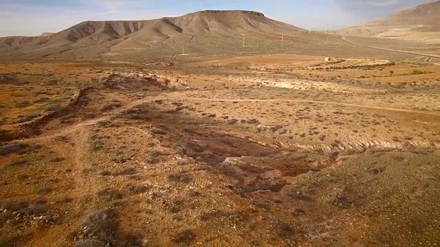 鸟瞰图Gairía火山火山口和芦荟田在富埃特文图拉。