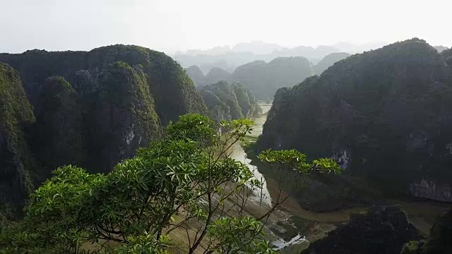 越南宁平河谷鸟瞰图