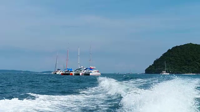 安达曼海上的双体船、游艇和快艇