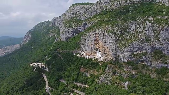 奥斯特洛夫斯基修道院教堂鸟瞰图