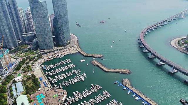 航拍海云台海洋城，游艇体育场，釜山光安大桥。
