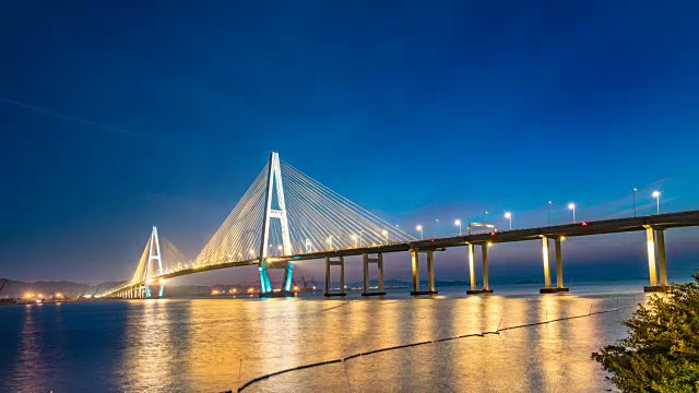 中国海口世纪桥之夜