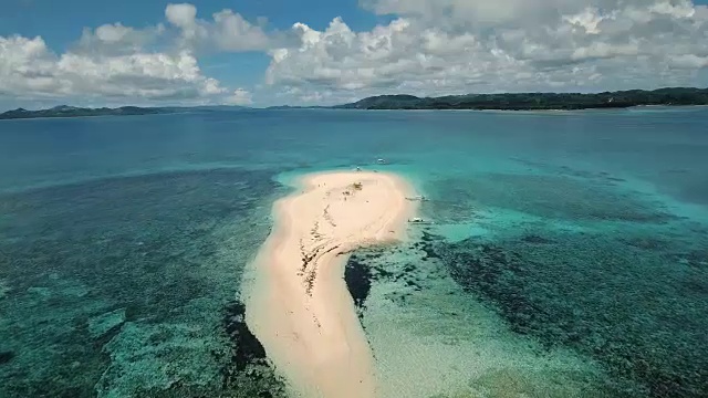 鸟瞰图美丽的海滩热带岛屿。Siargao岛,菲律宾