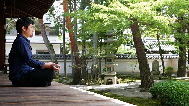 精神平衡和冥想